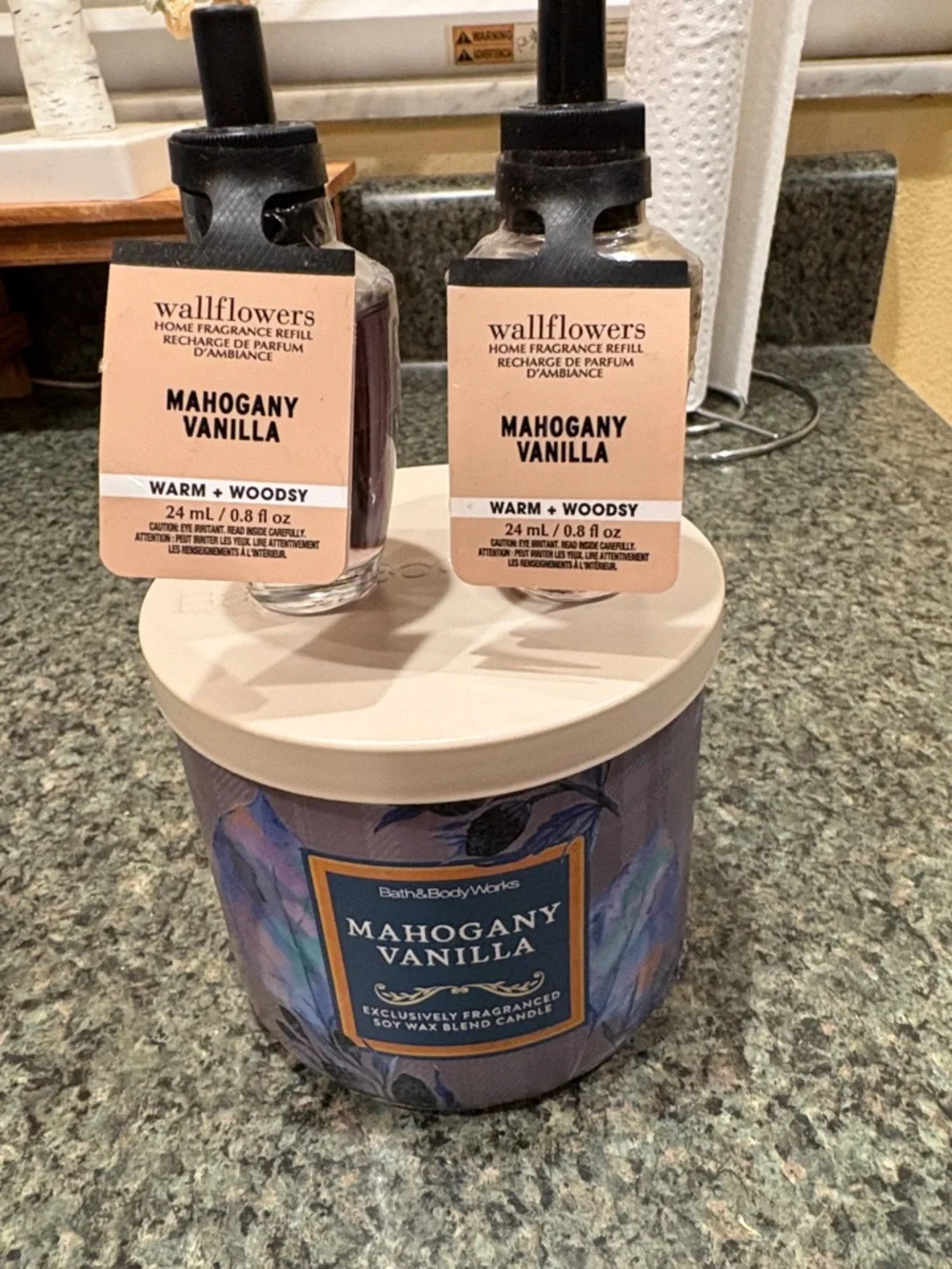 Nwt Bundle of “Mahogany Vanilla Candle & 2 refill bottles - Picture 1 of 6